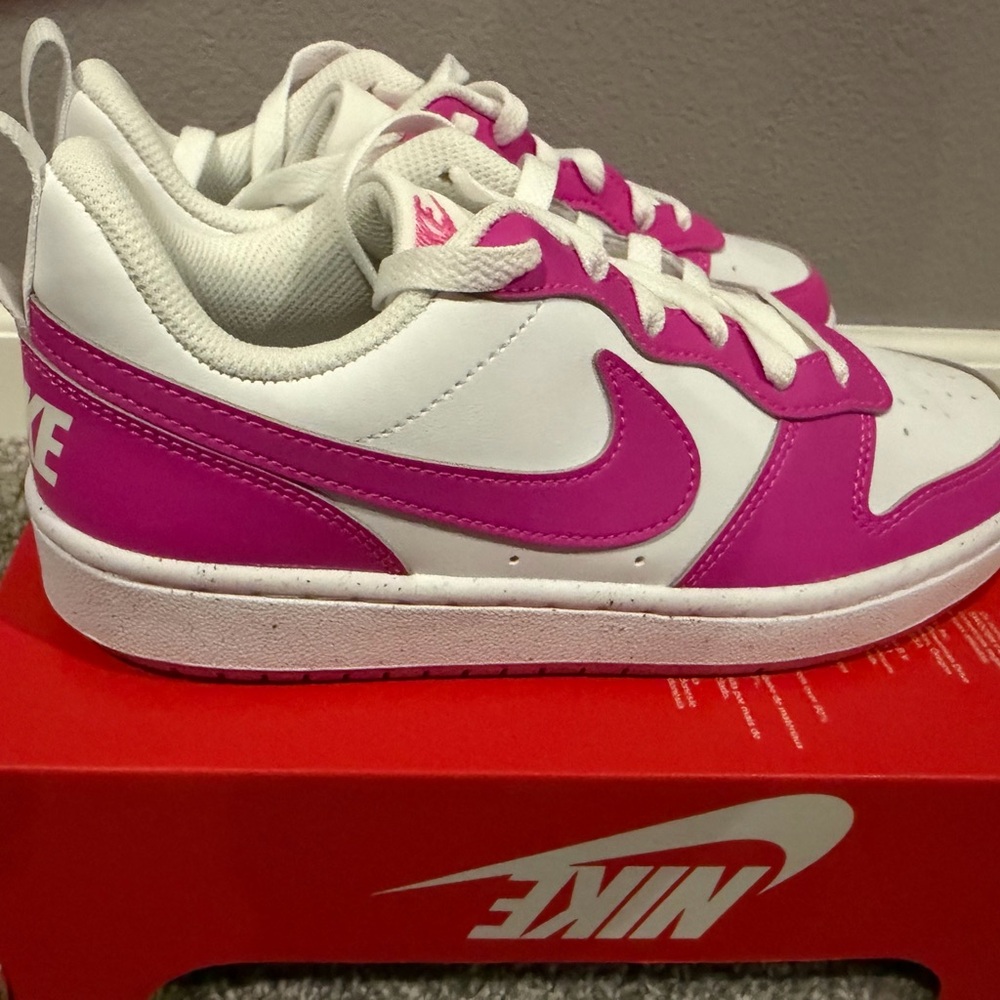 NEW Nike Court Borough Low Recraft White/Laser Fuchsia Athletic Shoes.4.5Y